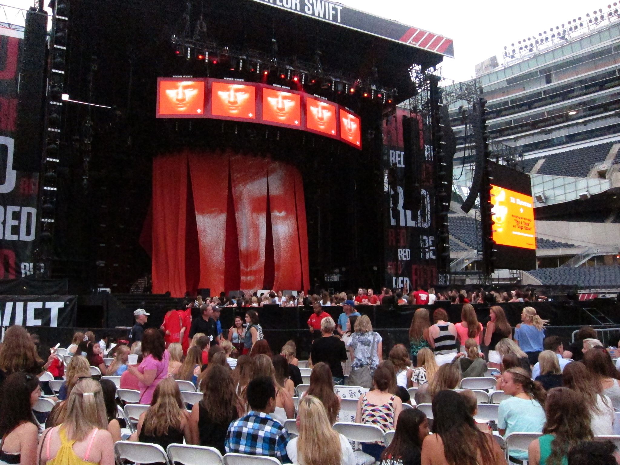 REDTour04